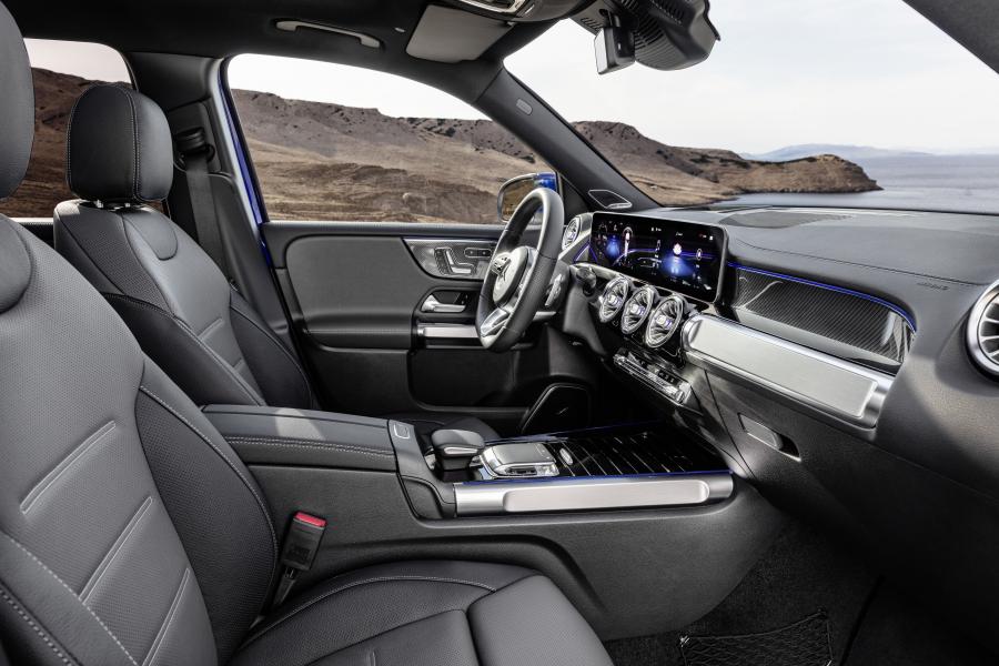 Интерьер Mercedes-Benz GLB250 AMG Line (X247) 2019 года  (WW) (фото 26 из 47)